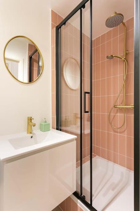Pink Fairytale-Like Apartment Anversa Esterno foto