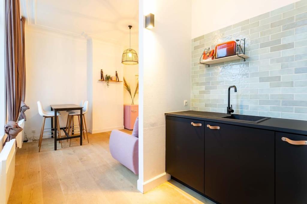 Pink Fairytale-Like Apartment Anversa Esterno foto